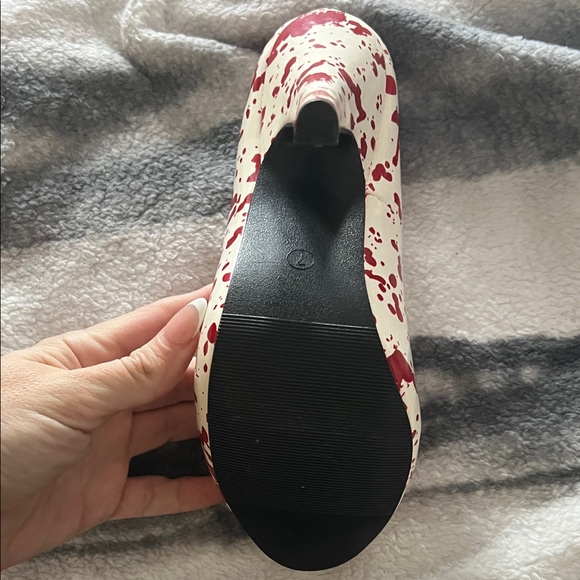 Spirit Red and White Splatter Heels - Picture 3 of 4